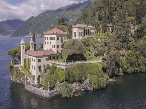 https://img.ilgcdn.com/sites/default/files/styles/md/public/foto/2025/05/19/Balbianello Drone HD-2_Foto (C) FAI - Fondo Ambiente Italiano_2019.jpg?_=1747666803